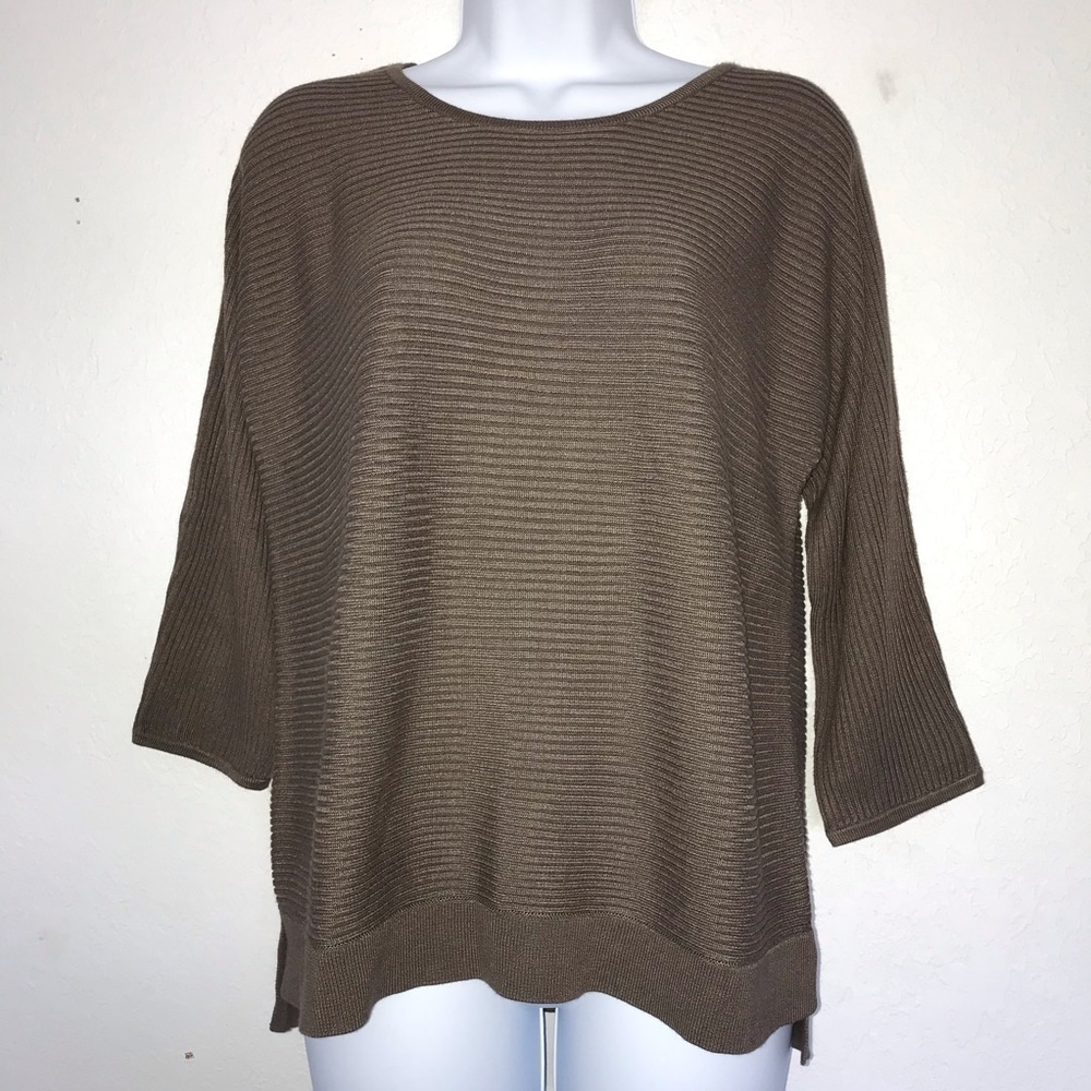 NWT Chico’s Ribbed Knit Taupe Top O / S *